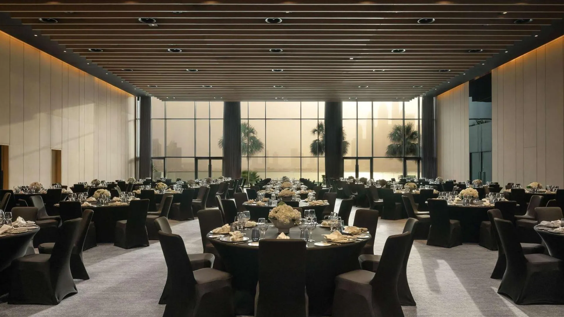 فندق سيزارز بالاس بلو ووترز دبي 5*,  الإمارات العربية المتحدة